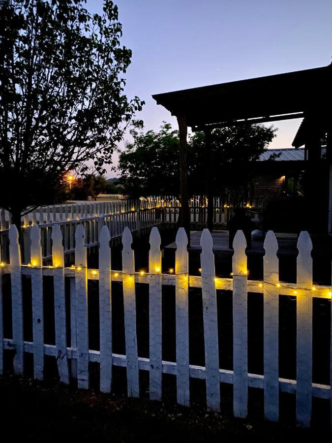 City On A Hill At Spring Creek Fredericksburg Extérieur photo