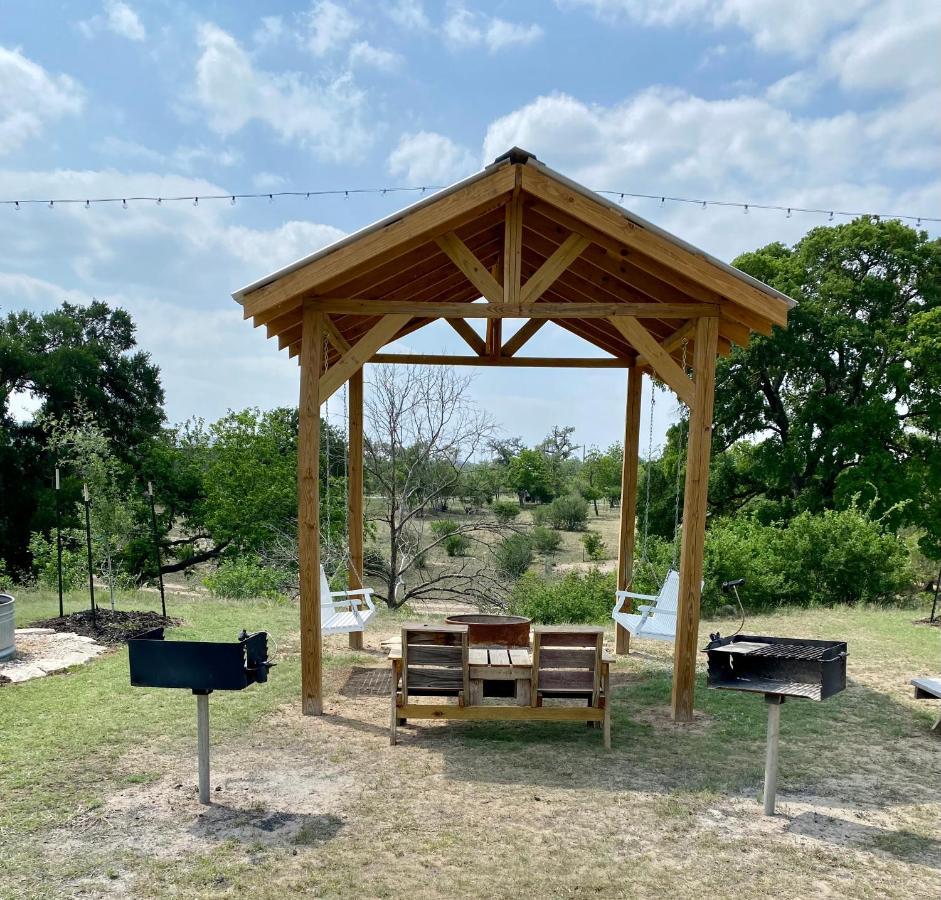 City On A Hill At Spring Creek Fredericksburg Extérieur photo