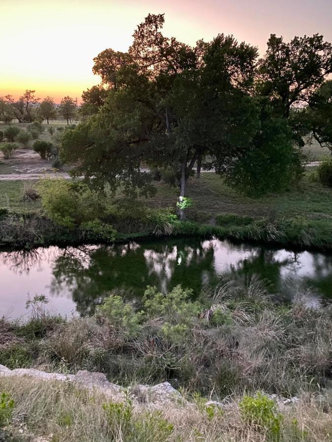 City On A Hill At Spring Creek Fredericksburg Extérieur photo