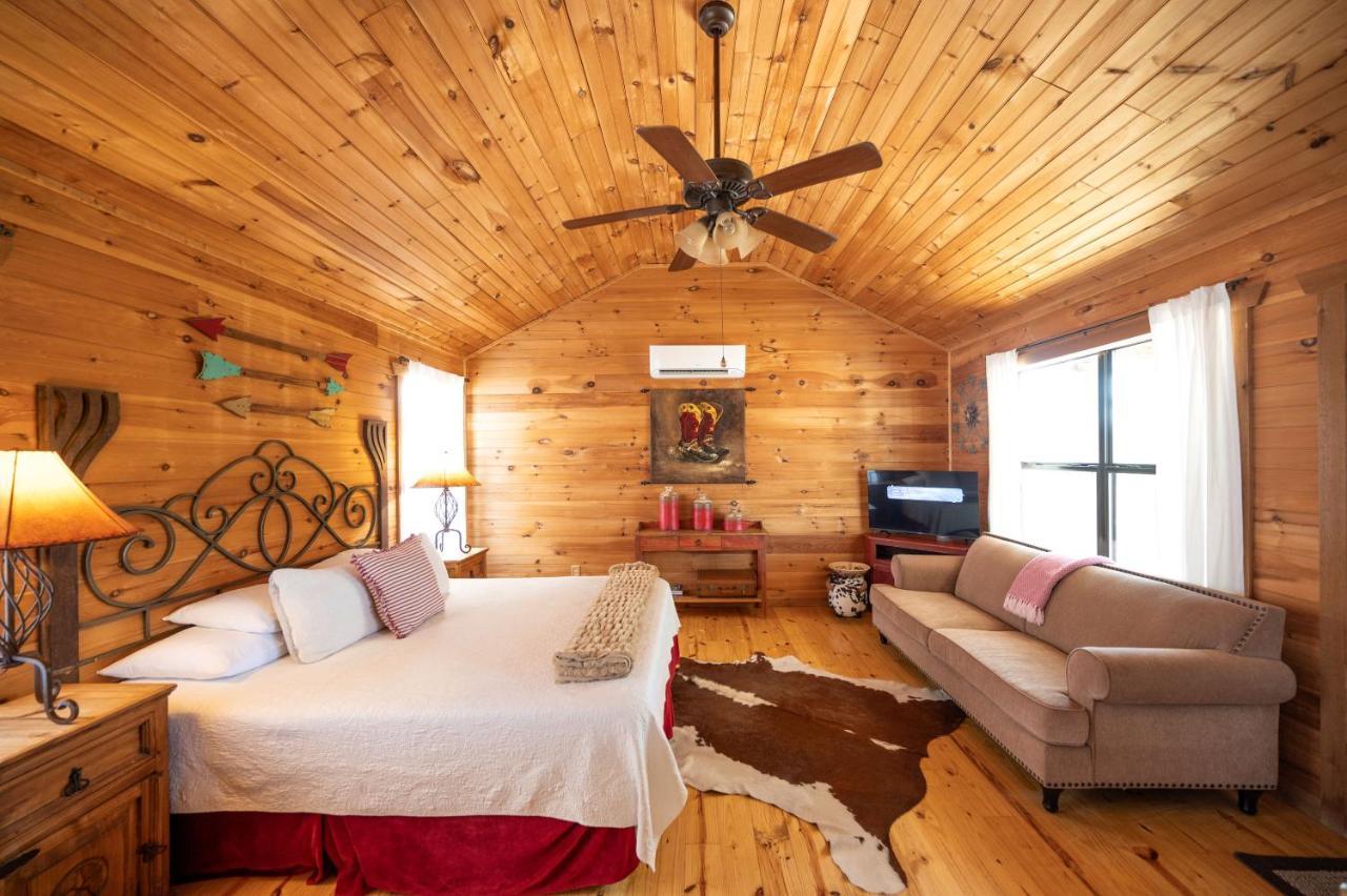 City On A Hill At Spring Creek Fredericksburg Extérieur photo