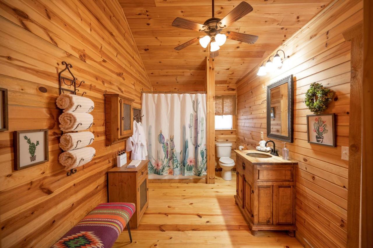 City On A Hill At Spring Creek Fredericksburg Extérieur photo
