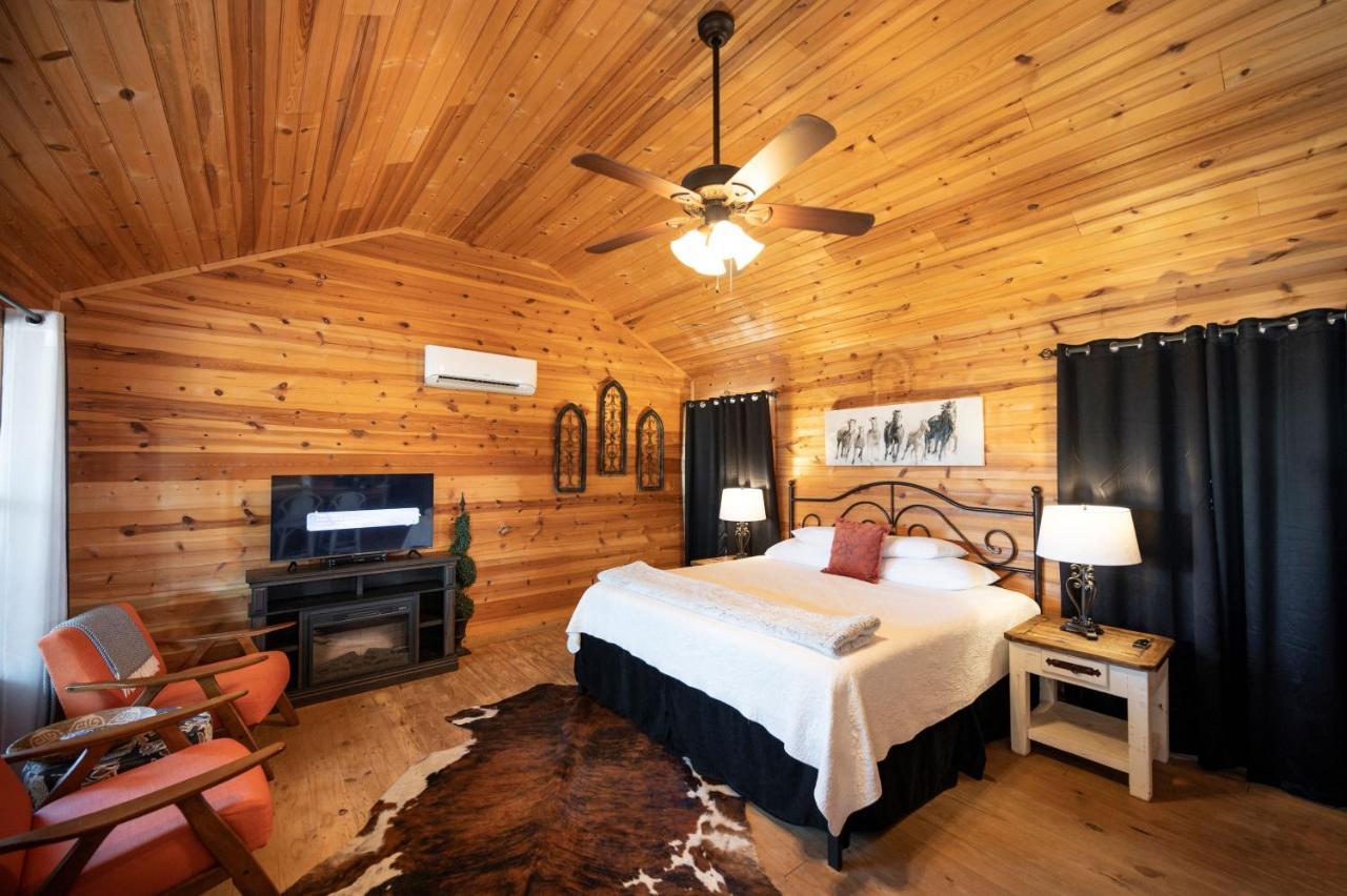 City On A Hill At Spring Creek Fredericksburg Extérieur photo